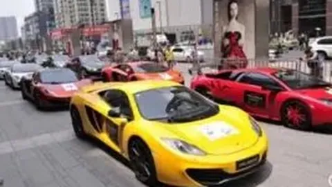 娱乐场上的体育明星团队协作风采